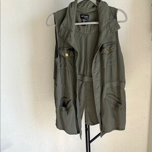 Attyre Olive Green Vest